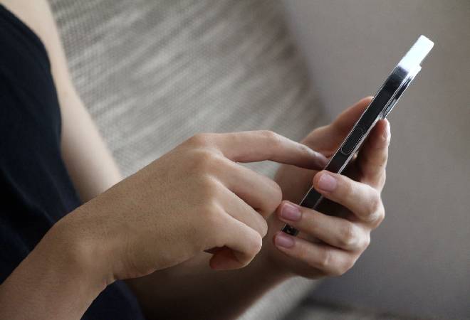 SNS上で誹謗中傷され大学生活に支障が出ている|20代男性からの調査相談
