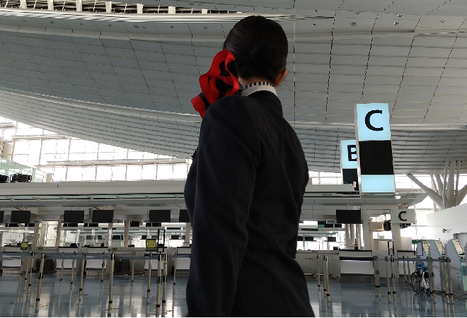 空港内で乗客に盗撮されSNSに投稿…CAの私が感じた恐怖|30代女性からの調査相談
